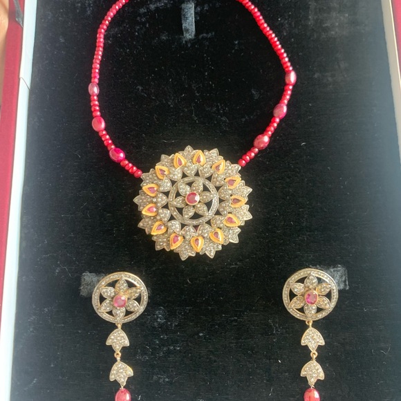 Genuine : Natural ruby choker necklace and earrings with 24k gold plating. - Picture 7 of 8